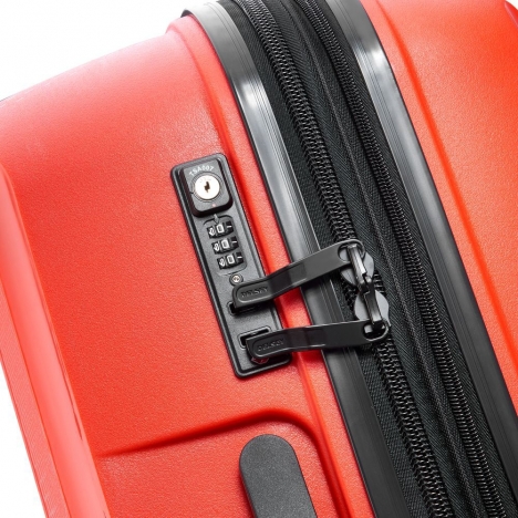   چمدان دلسی مدل BELMONT PLUS سایز بزرگ قرمز رنگ- زیپ اصلی در حالت بسته 