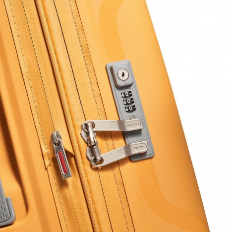 چمدان-دلسی-مدل-clavel-زرد-384583005-نمای-زیپ